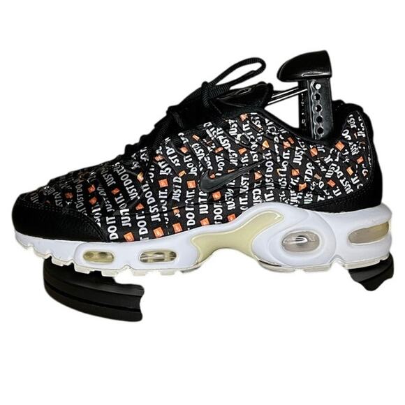 Women Nike Air Max Plus Just Do It Pack 862201-007 Athletic Sneaker Size 7 Black - Picture 2 of 6
